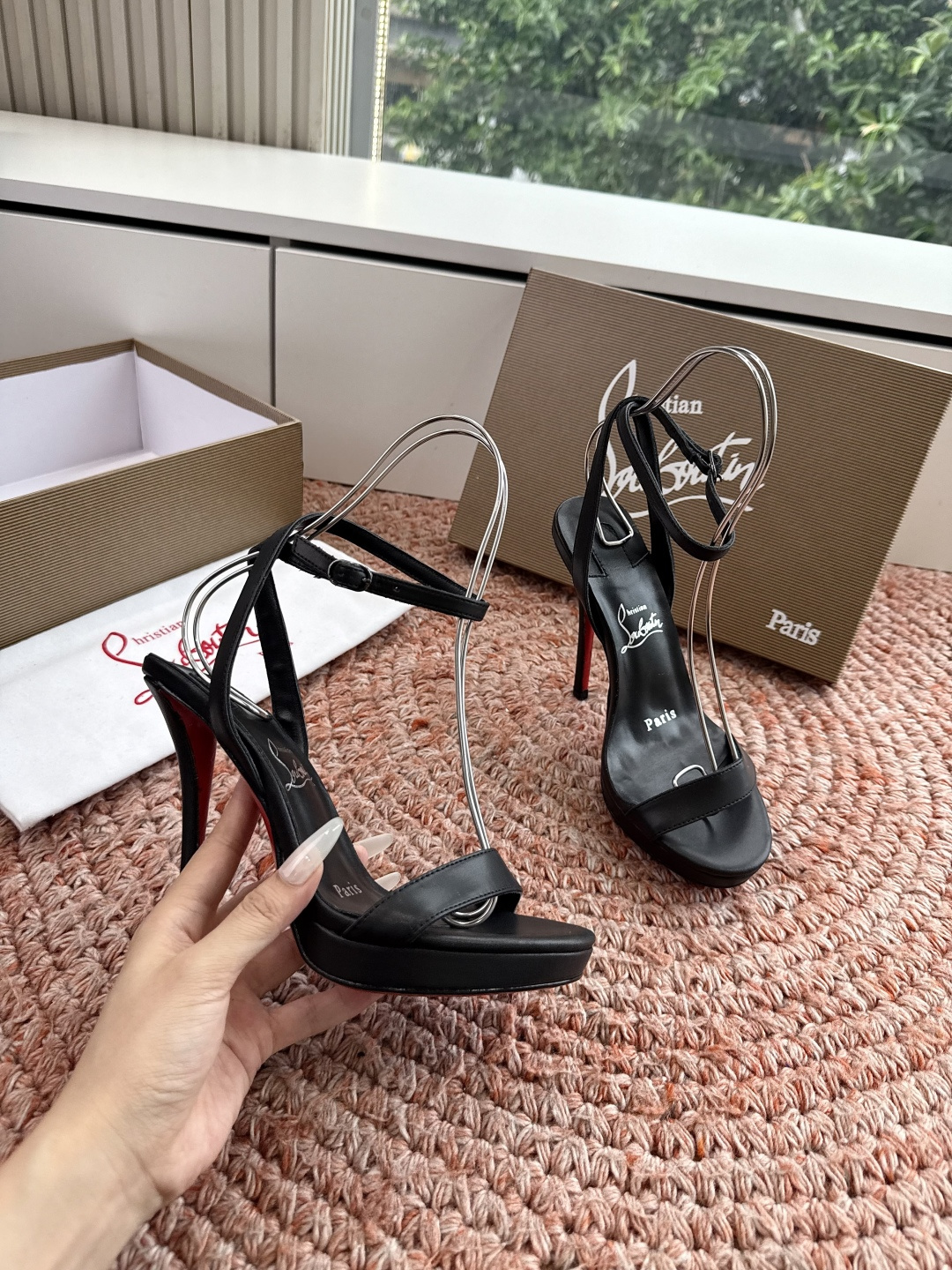 G277Christian Louboutin红底鞋防水台凉鞋选到了颜色真好看呀[色色R]MyThere