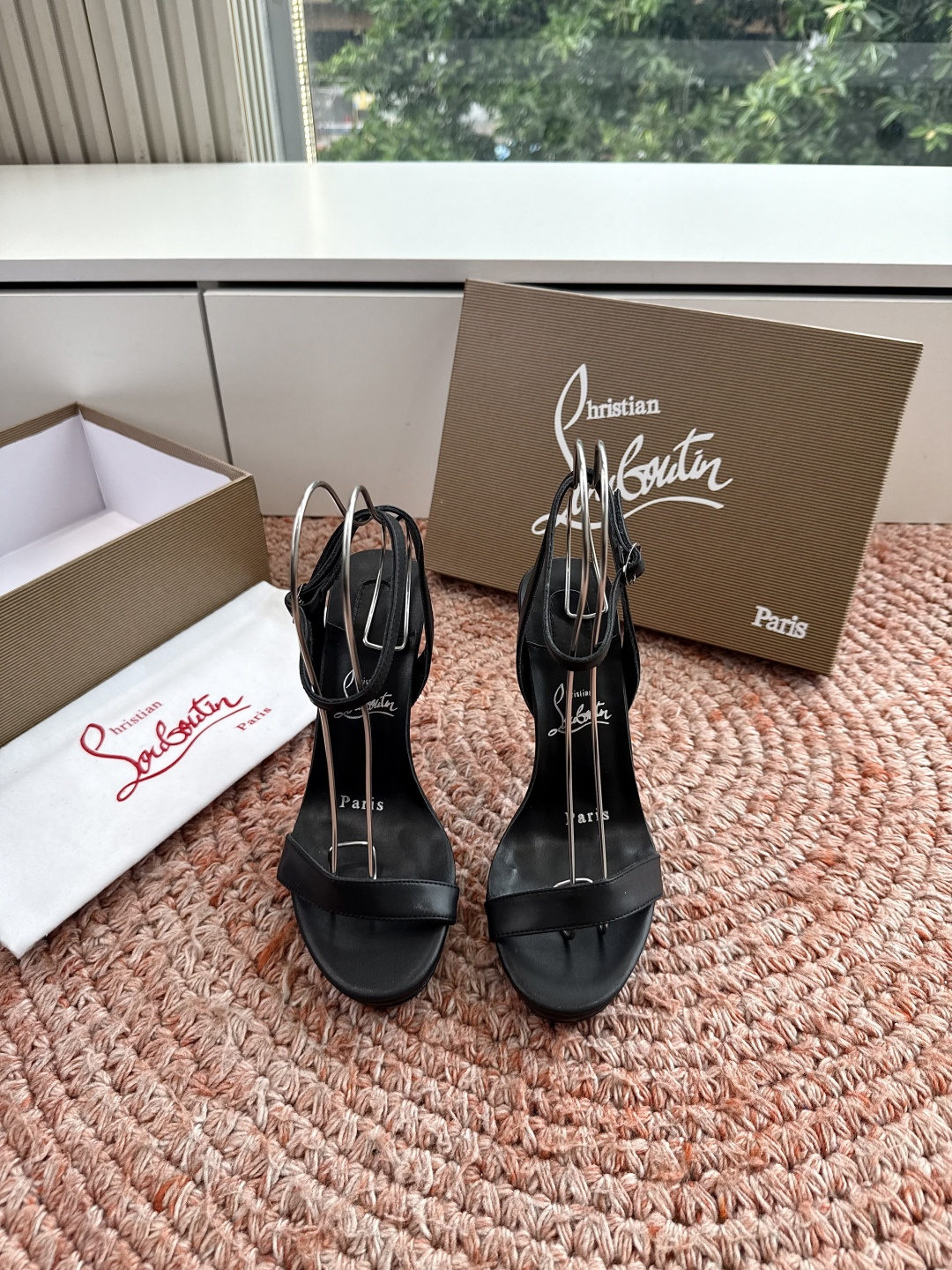 G277Christian Louboutin红底鞋防水台凉鞋选到了颜色真好看呀[色色R]MyThere