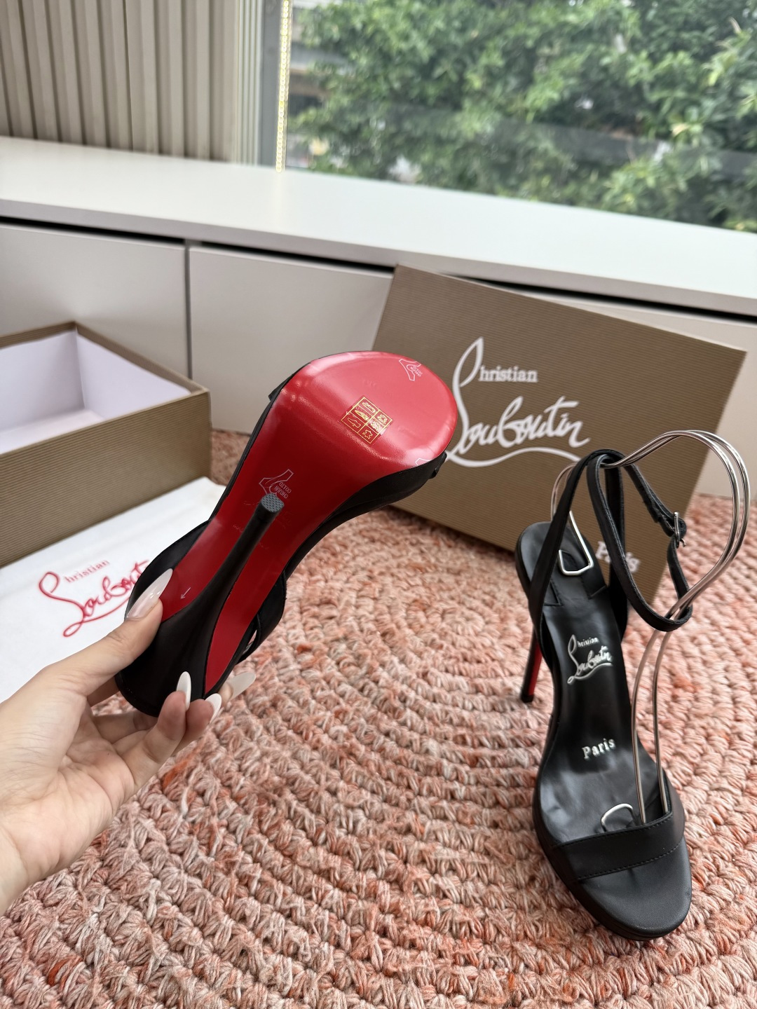 G277Christian Louboutin红底鞋防水台凉鞋选到了颜色真好看呀[色色R]MyThere