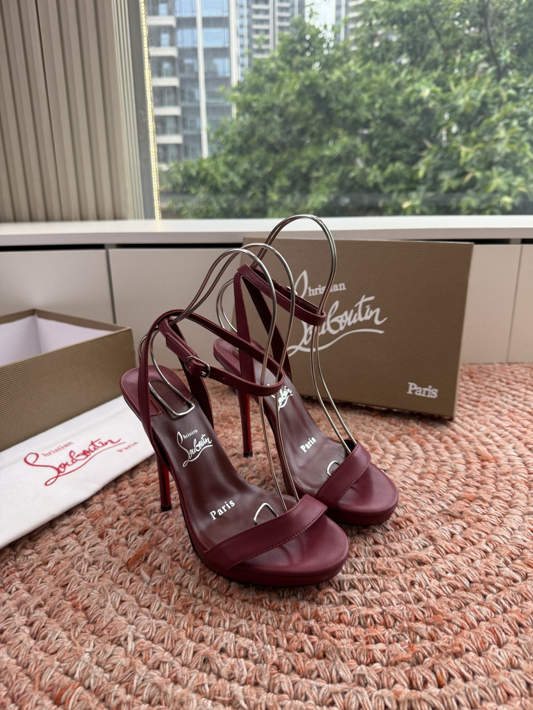 G277Christian Louboutin红底鞋防水台凉鞋选到了颜色真好看呀[色色R]MyThere