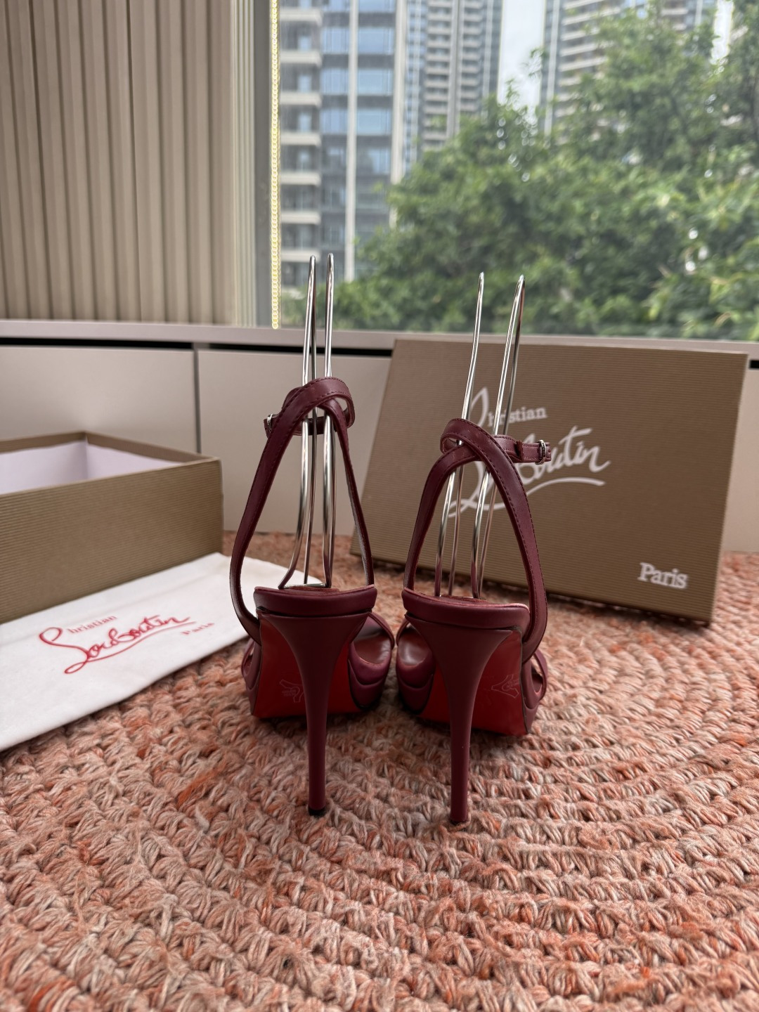 G277Christian Louboutin红底鞋防水台凉鞋选到了颜色真好看呀[色色R]MyThere