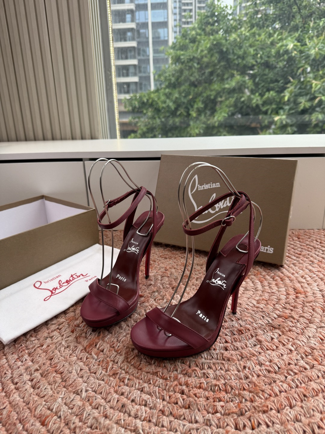G277Christian Louboutin红底鞋防水台凉鞋选到了颜色真好看呀[色色R]MyThere