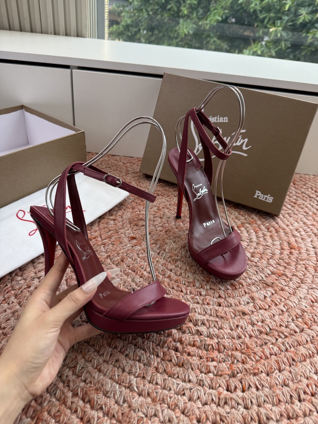 G277Christian Louboutin红底鞋防水台凉鞋选到了颜色真好看呀[色色R]MyThere