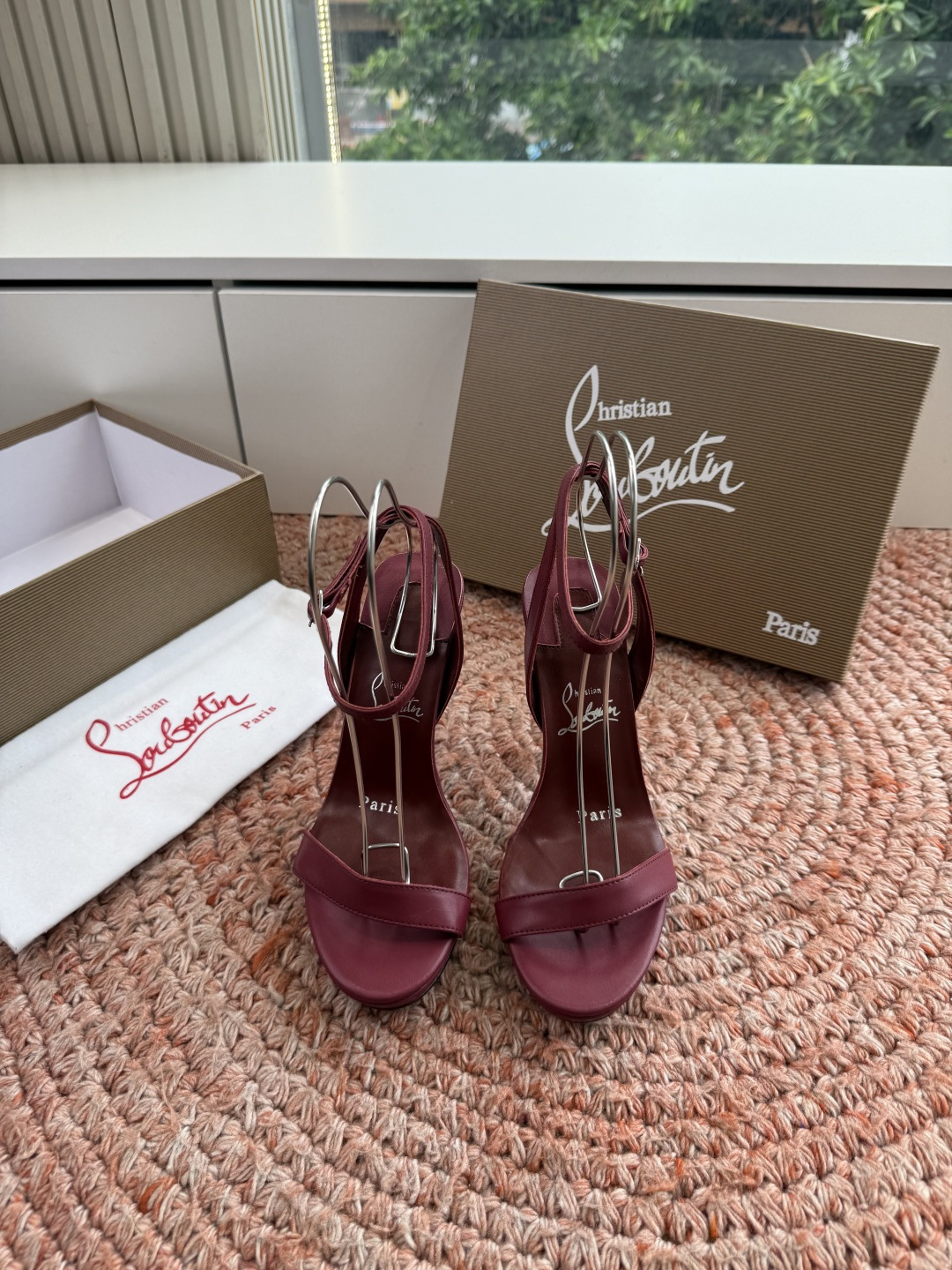 G277Christian Louboutin红底鞋防水台凉鞋选到了颜色真好看呀[色色R]MyThere