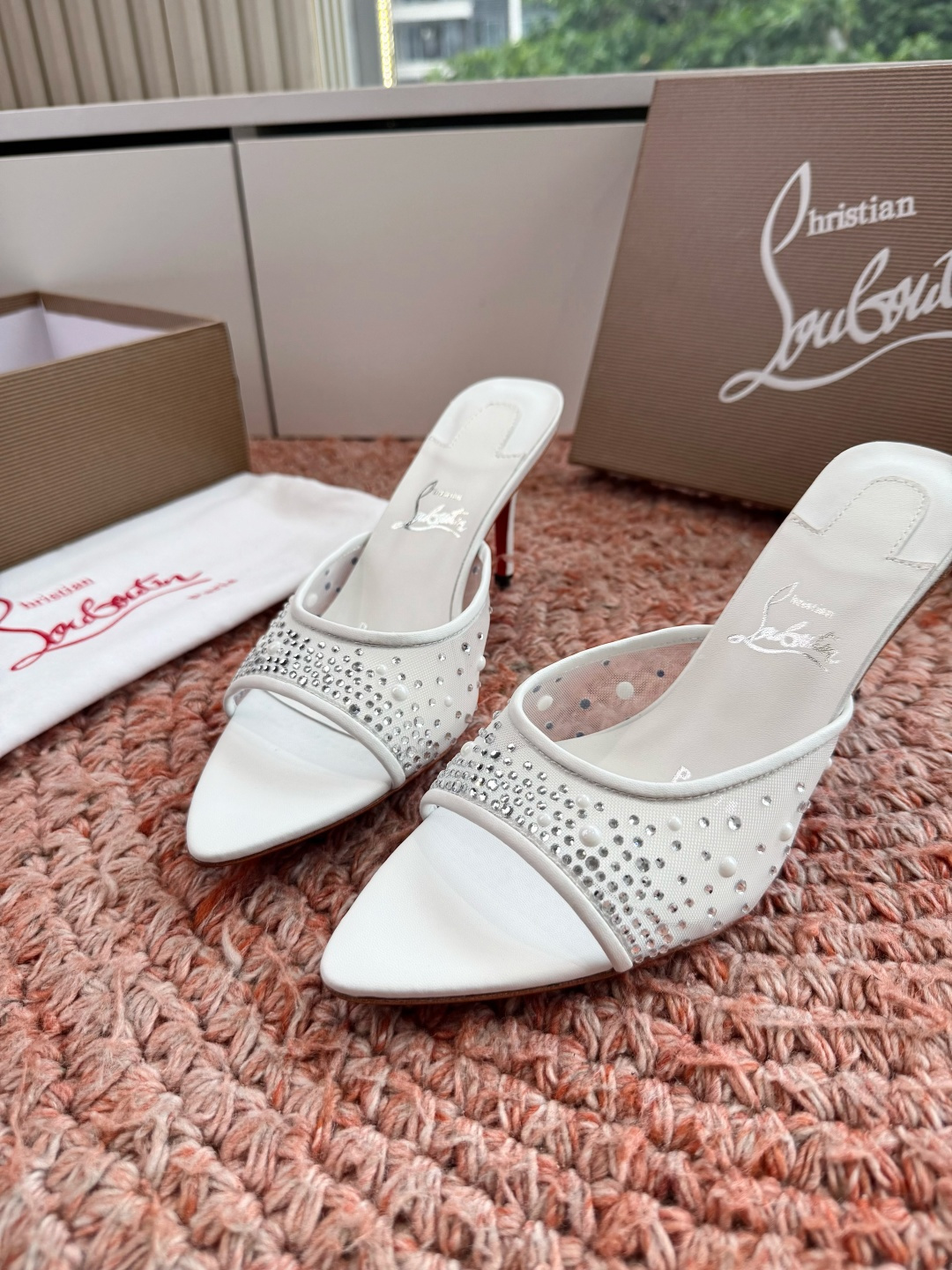G277Christian Louboutin红底鞋特卖会收获选到了一双黄色的漆皮Me Dolly 85