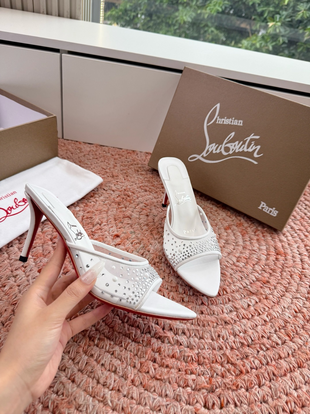 G277Christian Louboutin红底鞋特卖会收获选到了一双黄色的漆皮Me Dolly 85