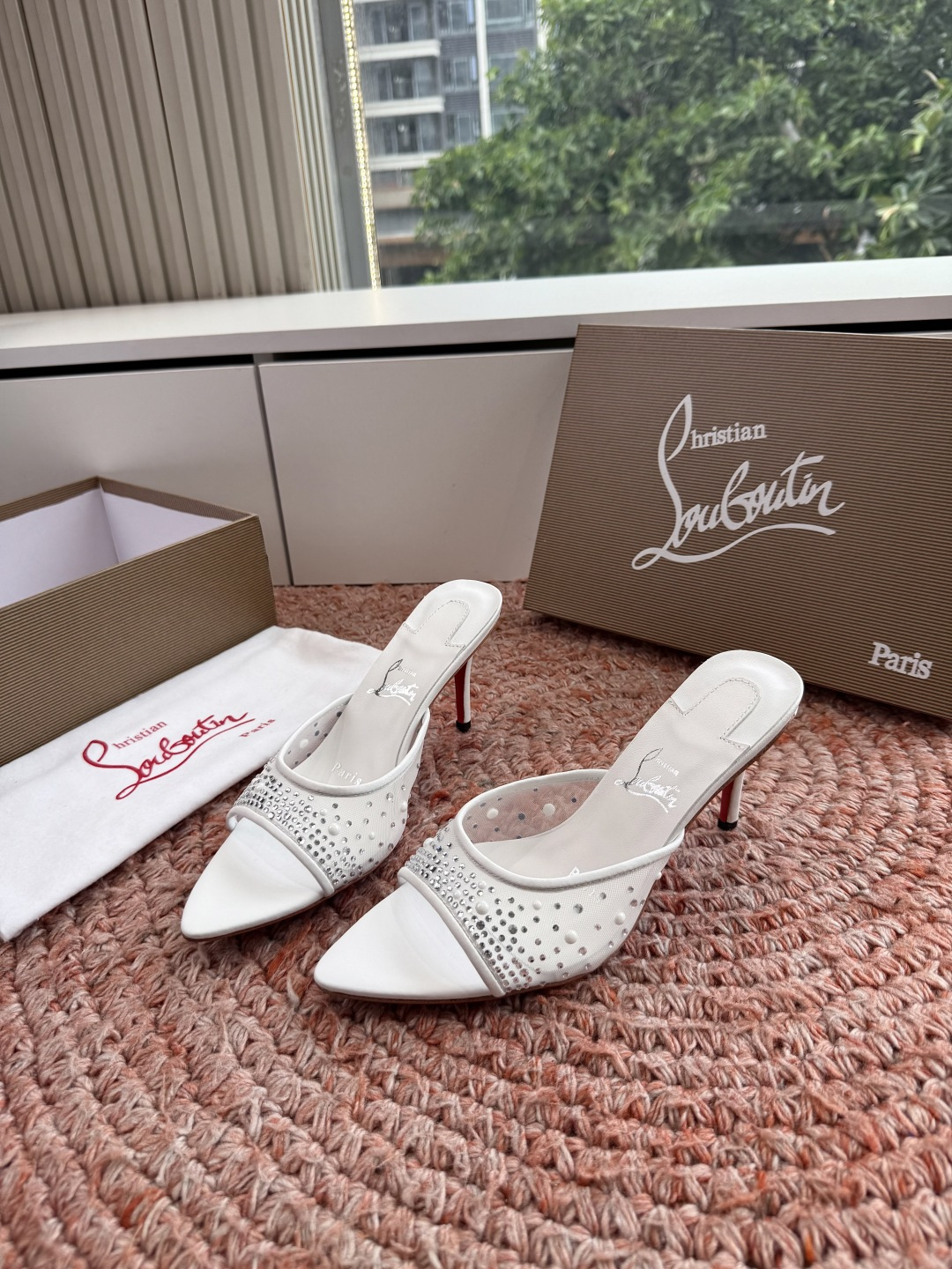 G277Christian Louboutin红底鞋特卖会收获选到了一双黄色的漆皮Me Dolly 85