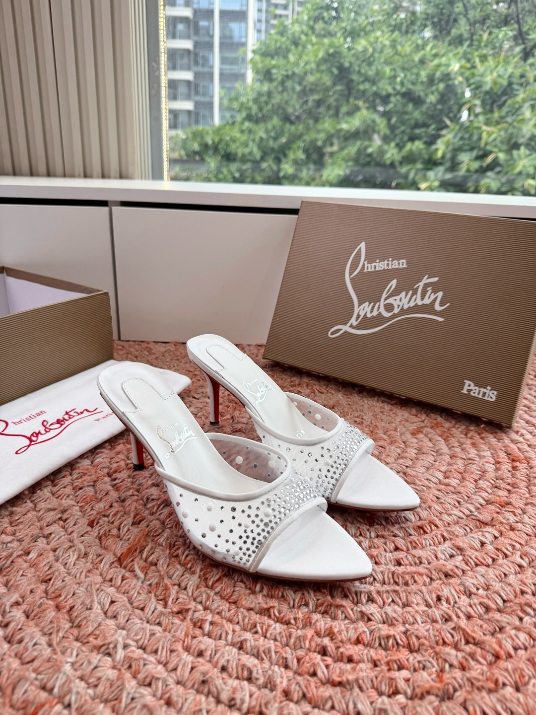 G277Christian Louboutin红底鞋特卖会收获选到了一双黄色的漆皮Me Dolly 85