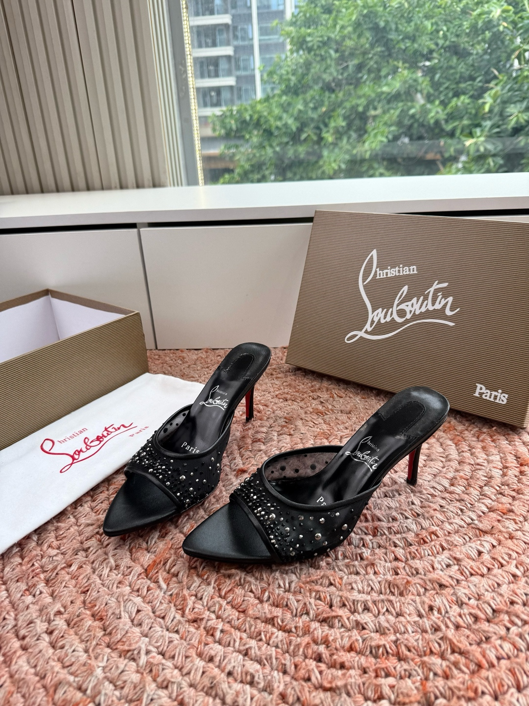 G277Christian Louboutin红底鞋特卖会收获选到了一双黄色的漆皮Me Dolly 85