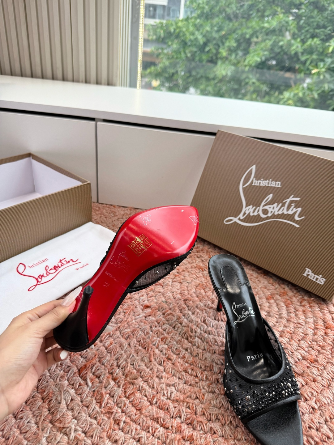 G277Christian Louboutin红底鞋特卖会收获选到了一双黄色的漆皮Me Dolly 85