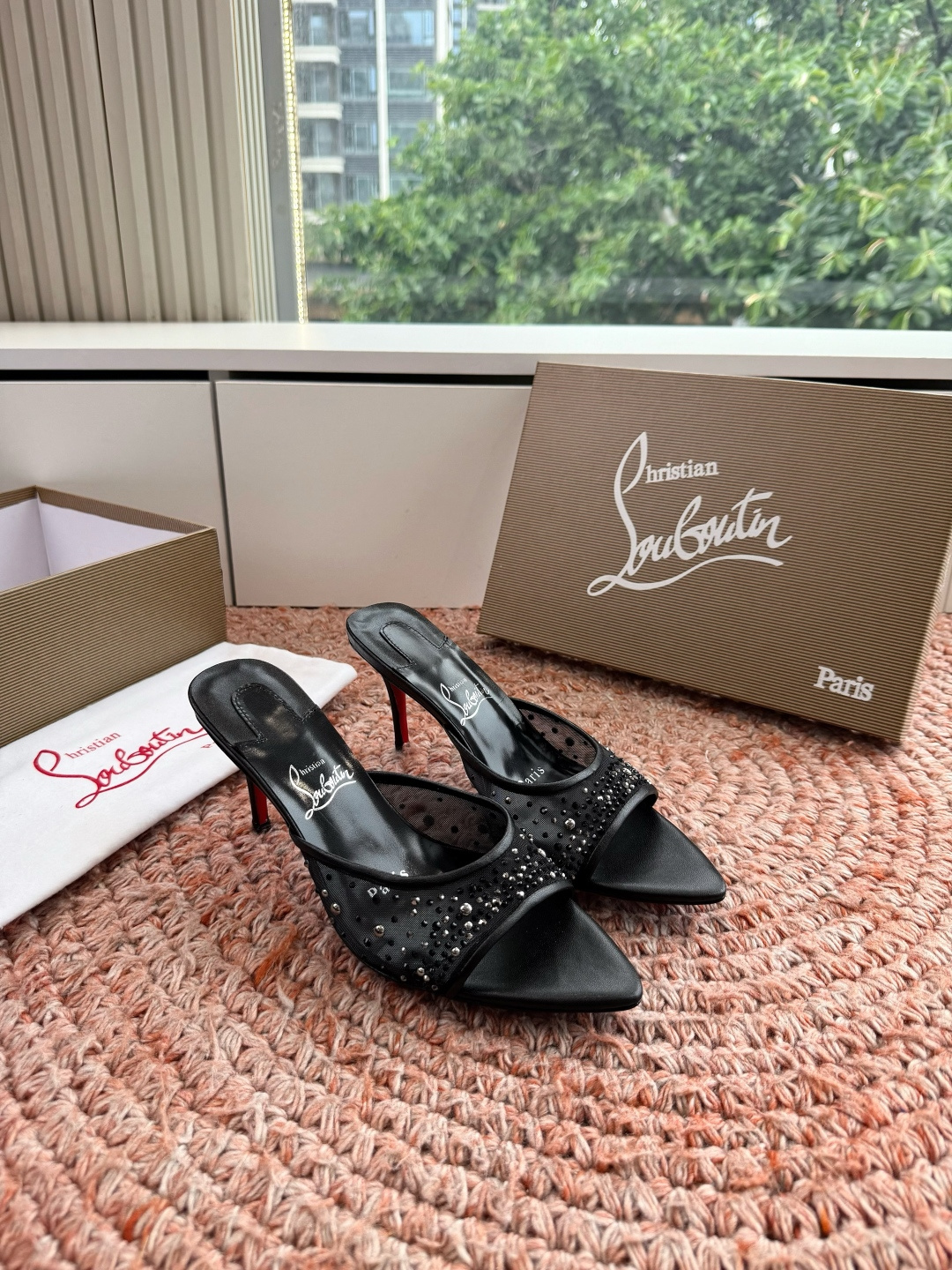 G277Christian Louboutin红底鞋特卖会收获选到了一双黄色的漆皮Me Dolly 85