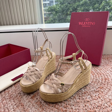 G289所见即所得VALENTINO华伦天奴经典凉鞋单鞋春夏VLOGO SIGNATURE鞋型线条流畅. G289所见即所得VALENTINO华伦天奴经典凉鞋单鞋春夏VLOGO SIGNATURE鞋型线条流畅.