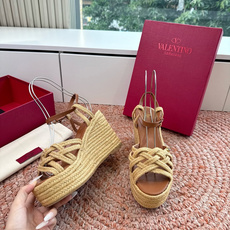 G289所见即所得VALENTINO华伦天奴经典凉鞋单鞋春夏VLOGO SIGNATURE鞋型线条流畅. G289所见即所得VALENTINO华伦天奴经典凉鞋单鞋春夏VLOGO SIGNATURE鞋型线条流畅.