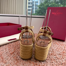 G289所见即所得VALENTINO华伦天奴经典凉鞋单鞋春夏VLOGO SIGNATURE鞋型线条流畅. G289所见即所得VALENTINO华伦天奴经典凉鞋单鞋春夏VLOGO SIGNATURE鞋型线条流畅.