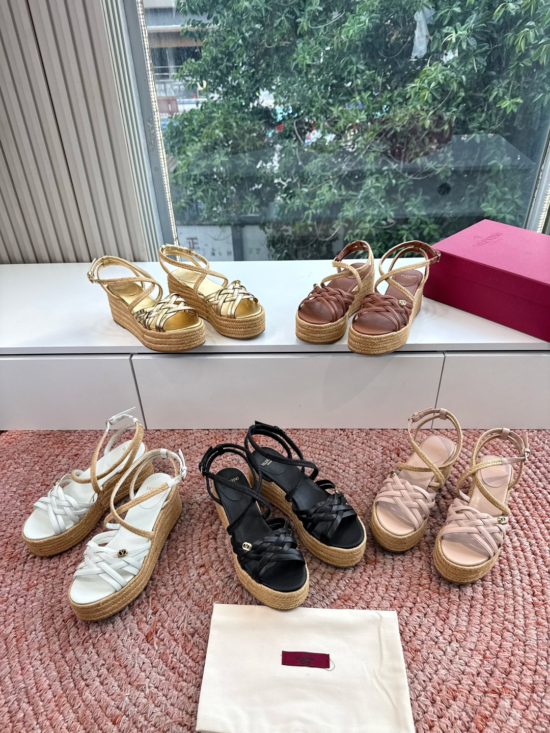 G289所见即所得VALENTINO华伦天奴经典凉鞋单鞋春夏VLOGO SIGNATURE鞋型线条流畅.