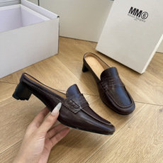 G077顶级Maison Margiel*26SS 春夏新款复古懒人包头穆勒鞋经典简约的乐福鞋版型,利落 G077顶级Maison Margiel*26SS 春夏新款复古懒人包头穆勒鞋经典简约的乐福鞋版型,利落