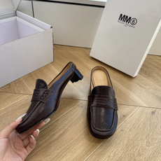 G077顶级Maison Margiel*26SS 春夏新款复古懒人包头穆勒鞋经典简约的乐福鞋版型,利落 G077顶级Maison Margiel*26SS 春夏新款复古懒人包头穆勒鞋经典简约的乐福鞋版型,利落