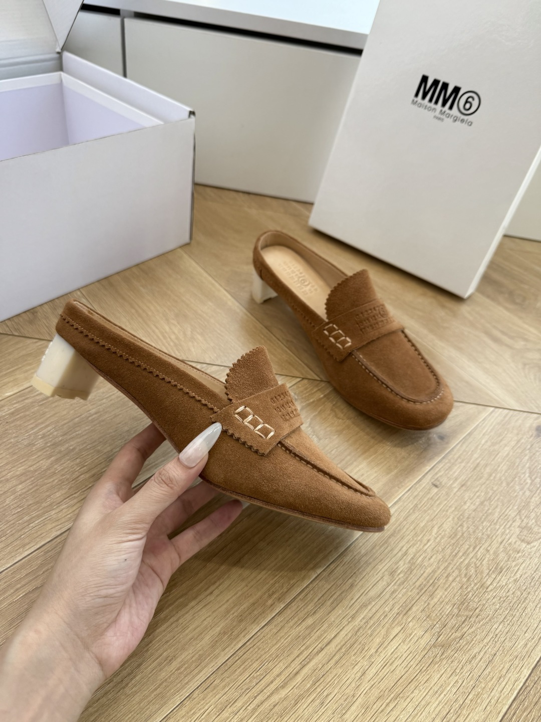G077顶级Maison Margiel*26SS 春夏新款复古懒人包头穆勒鞋经典简约的乐福鞋版型，利落