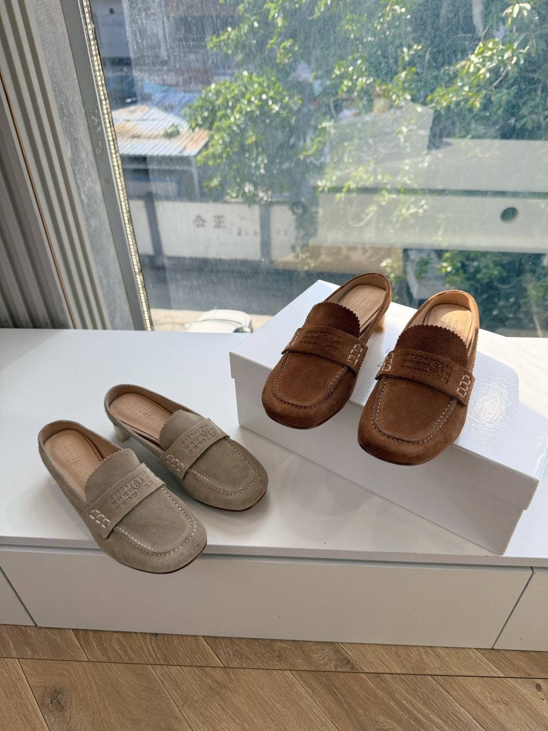 G077顶级Maison Margiel*26SS 春夏新款复古懒人包头穆勒鞋经典简约的乐福鞋版型，利落
