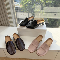 G077顶级Maison Margiel*26SS 春夏新款复古懒人包头穆勒鞋经典简约的乐福鞋版型,利落 G077顶级Maison Margiel*26SS 春夏新款复古懒人包头穆勒鞋经典简约的乐福鞋版型,利落