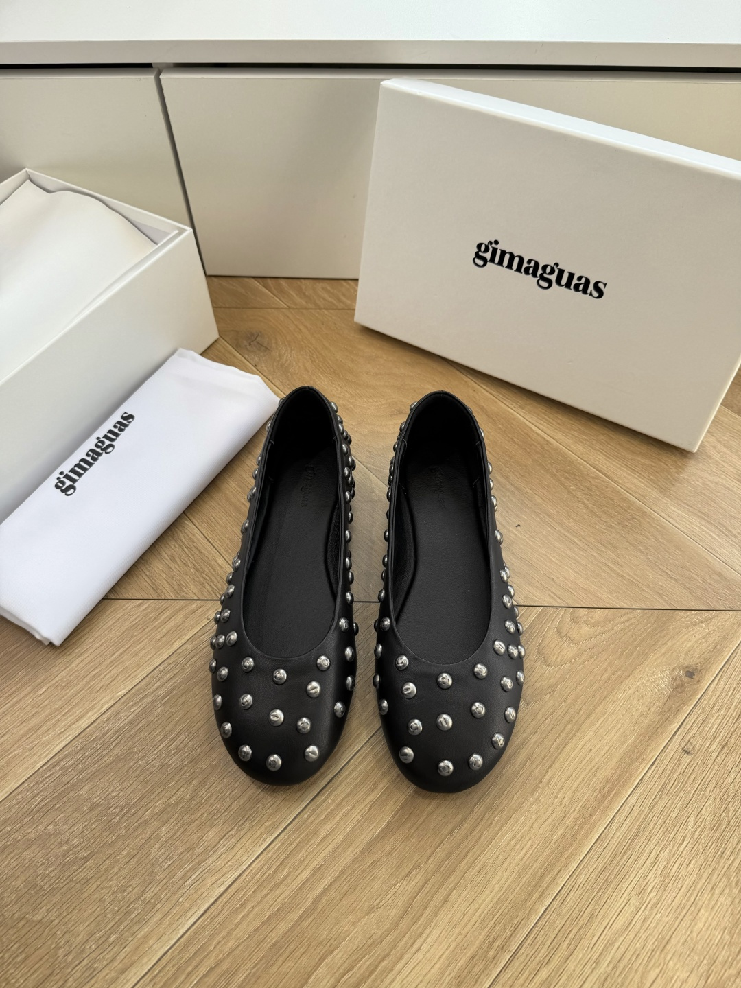 顶级品质G213Gimagua*·26s 春夏新款 不规则铆钉平底奶奶鞋奶奶鞋的温柔廓形还在：圆润的鞋头