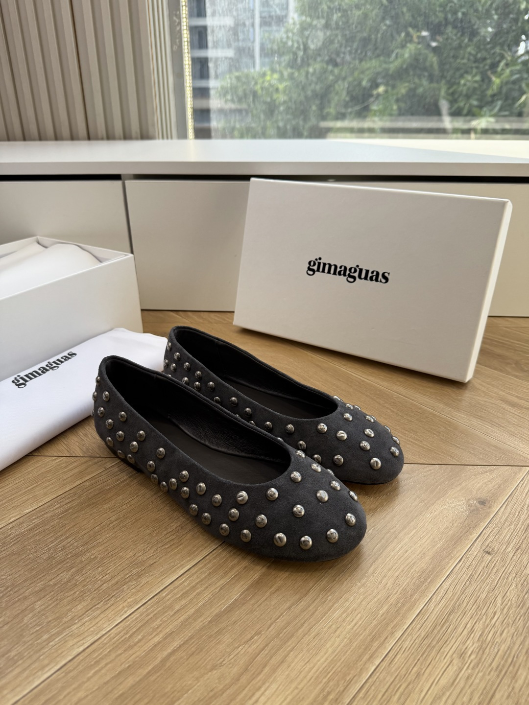 顶级品质G213Gimagua*·26s 春夏新款 不规则铆钉平底奶奶鞋奶奶鞋的温柔廓形还在：圆润的鞋头