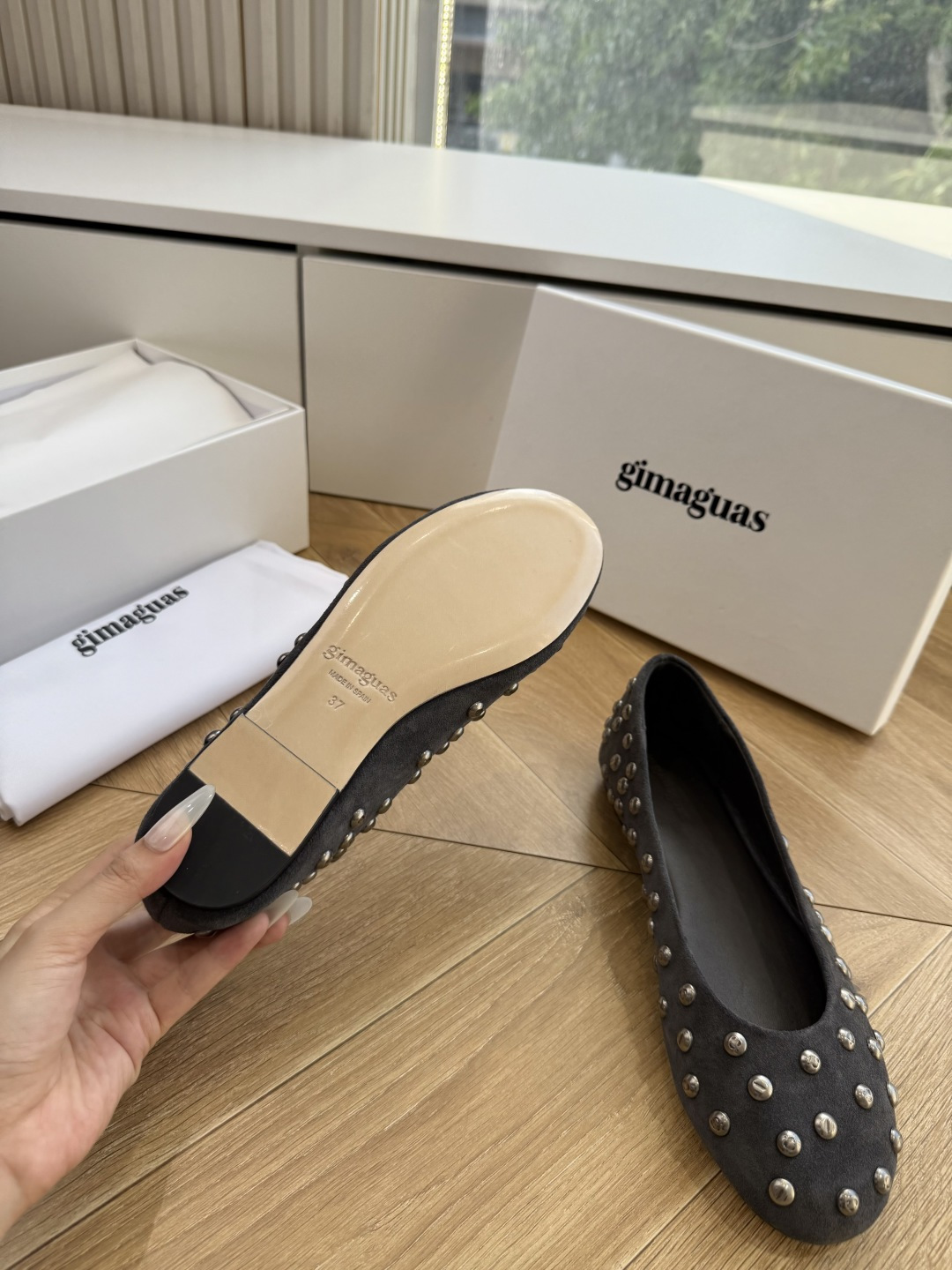 顶级品质G213Gimagua*·26s 春夏新款 不规则铆钉平底奶奶鞋奶奶鞋的温柔廓形还在：圆润的鞋头