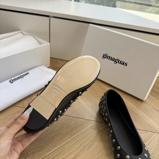 顶级品质G213Gimagua*·26s 春夏新款 不规则铆钉平底奶奶鞋奶奶鞋的温柔廓形还在:圆润的鞋头 顶级品质G213Gimagua*·26s 春夏新款 不规则铆钉平底奶奶鞋奶奶鞋的温柔廓形还在:圆润的鞋头