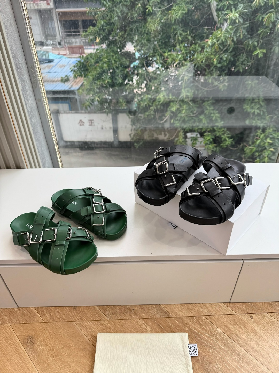 G027顶级品质 LOEWE 2026夏季糖果扣厚底凉鞋罗意威2026夏季限定的氛围感神鞋来啦🍃 自带慵