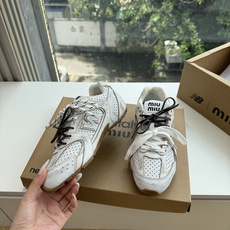 G261代购级别MiuMi*&N*•联名款新色上新 美拉德配色德训鞋运动鞋miumiu&nb530最新款 G261代购级别MiuMi*&N*•联名款新色上新 美拉德配色德训鞋运动鞋miumiu&nb530最新款