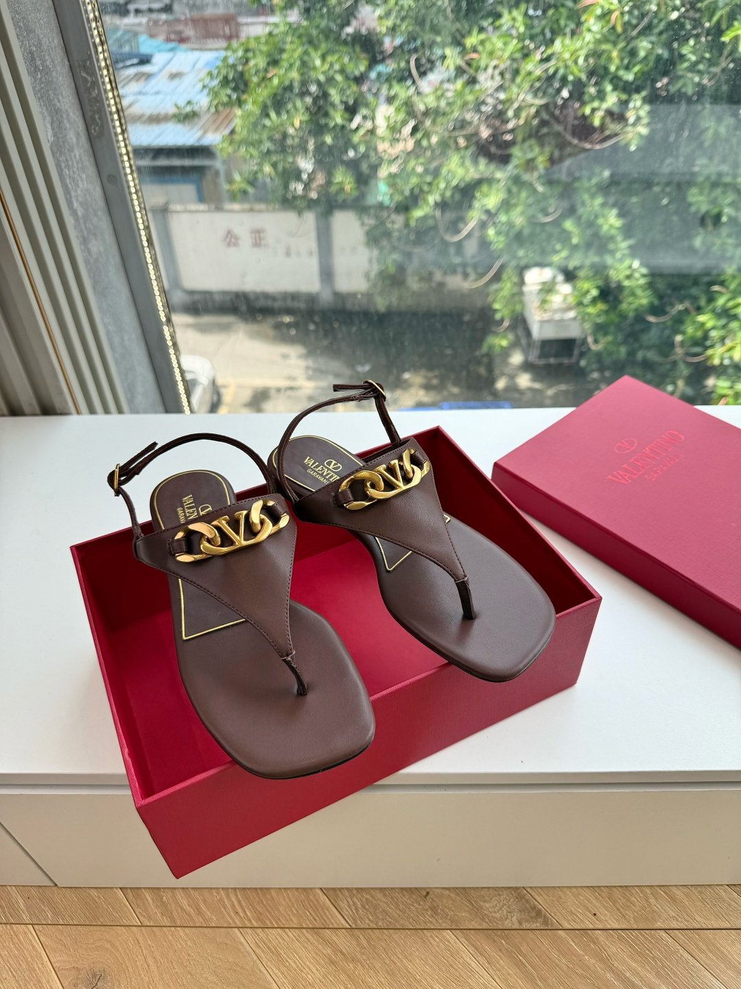 G678所见即所得VALENTINO华伦天奴经典凉鞋单鞋春夏VLOGO SIGNATURE鞋型线条流畅.
