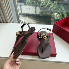 G678所见即所得VALENTINO华伦天奴经典凉鞋单鞋春夏VLOGO SIGNATURE鞋型线条流畅. G678所见即所得VALENTINO华伦天奴经典凉鞋单鞋春夏VLOGO SIGNATURE鞋型线条流畅.