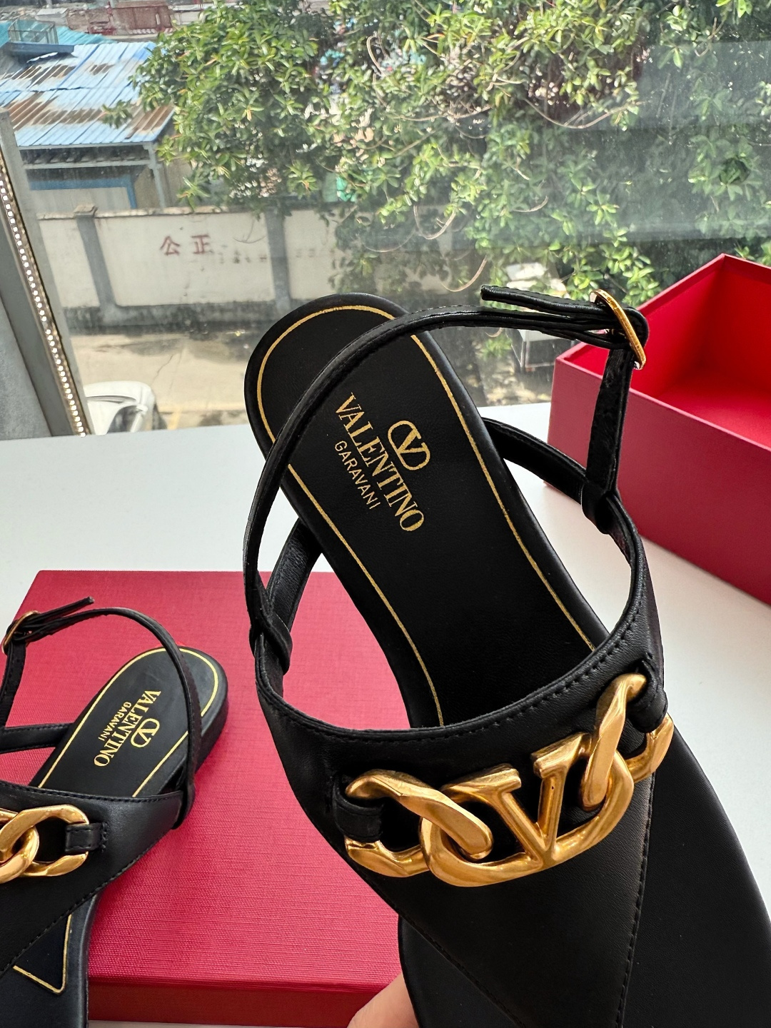 G678所见即所得VALENTINO华伦天奴经典凉鞋单鞋春夏VLOGO SIGNATURE鞋型线条流畅.
