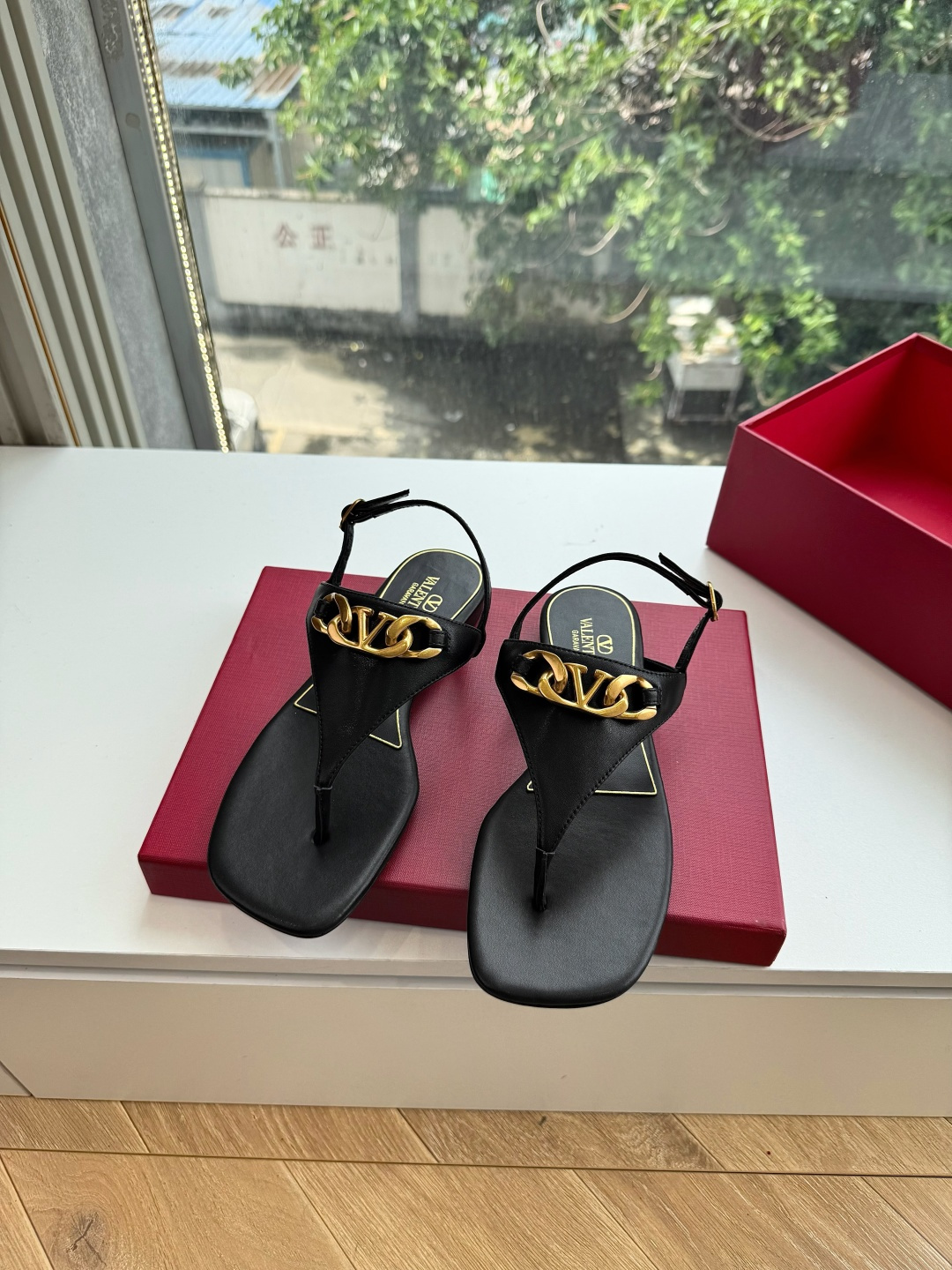 G678所见即所得VALENTINO华伦天奴经典凉鞋单鞋春夏VLOGO SIGNATURE鞋型线条流畅.
