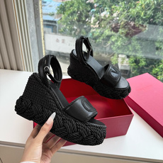 G171顶级VALENTINO华伦天奴经典坡跟凉鞋单鞋春夏VLOGO SIGNATURE鞋型线条流畅.版 G171顶级VALENTINO华伦天奴经典坡跟凉鞋单鞋春夏VLOGO SIGNATURE鞋型线条流畅.版