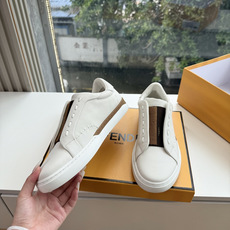 😀G029顶级2026新色帅 FENDI芬迪新色男鞋FENDI品牌核心元素的心情献礼与 90年代初FEN 😀G029顶级2026新色帅 FENDI芬迪新色男鞋FENDI品牌核心元素的心情献礼与 90年代初FEN