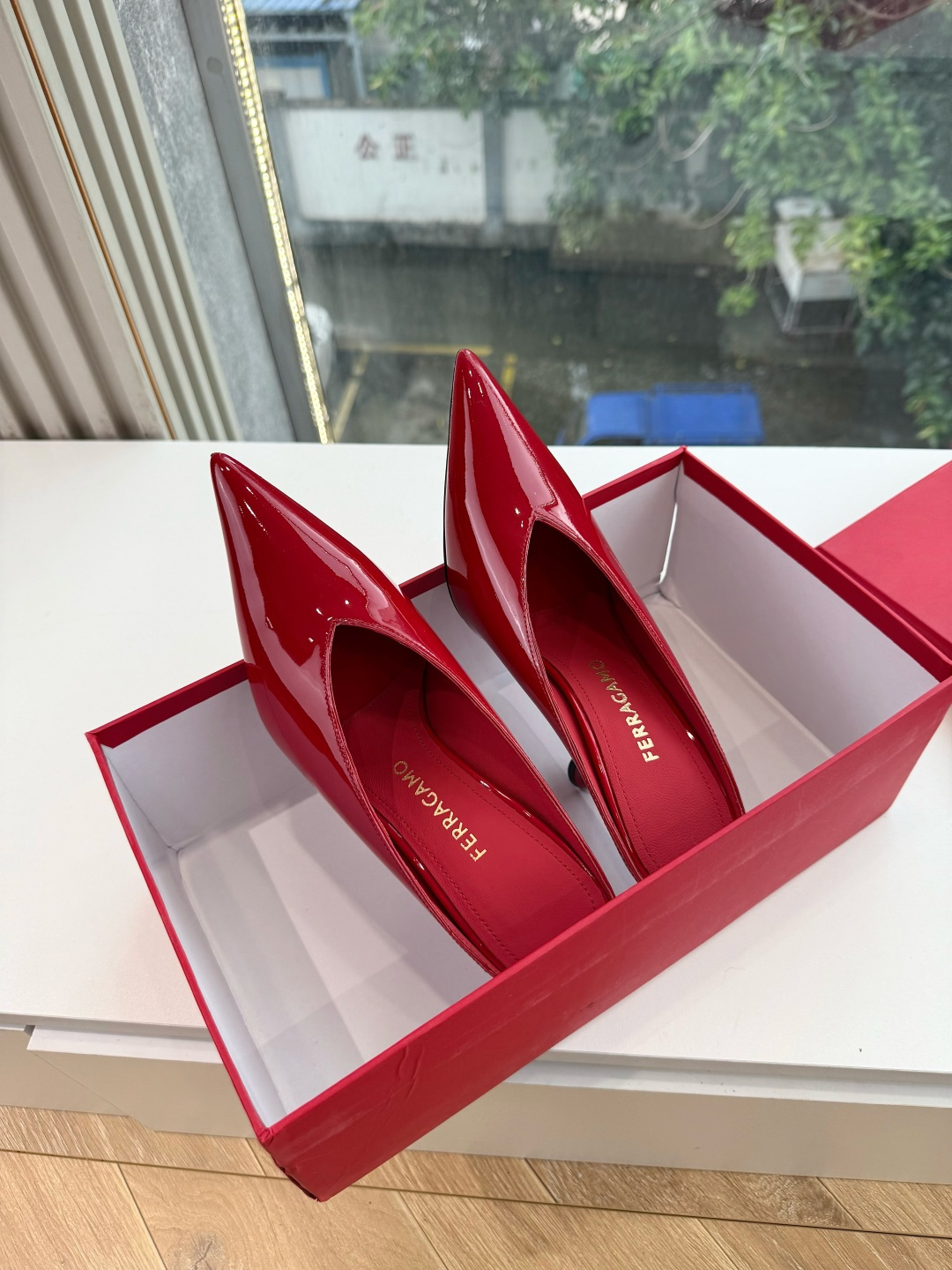 G397所见即所得代购级 原版一比一复刻顶级FERRAGAMO菲拉格慕女士新版穆勒拖鞋非常百搭，穿着不累