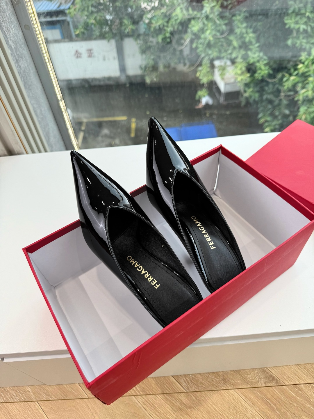 G397所见即所得代购级 原版一比一复刻顶级FERRAGAMO菲拉格慕女士新版穆勒拖鞋非常百搭，穿着不累