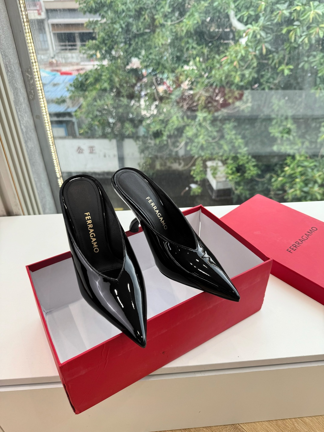 G397所见即所得代购级 原版一比一复刻顶级FERRAGAMO菲拉格慕女士新版穆勒拖鞋非常百搭，穿着不累