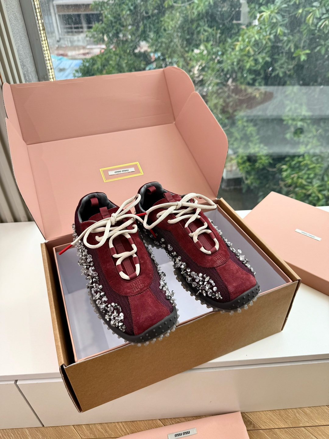 G08Miu Miu 26秋冬系列狠狠戳中鉴赏Miu Miu 2026秋冬系列，不仅种草了众多单品，也被