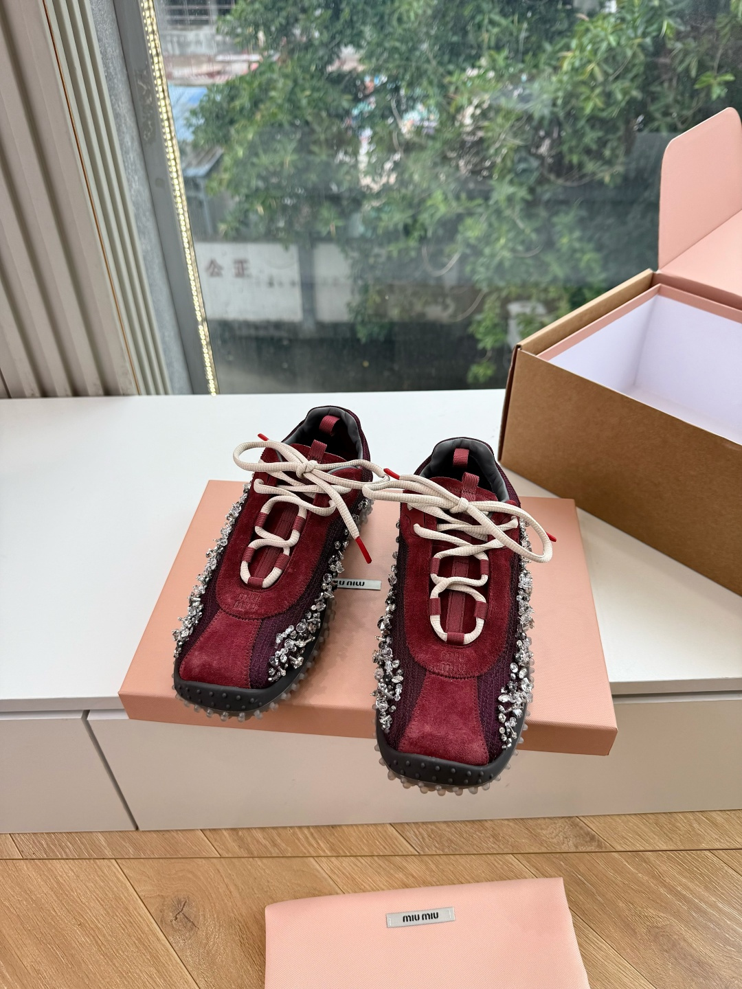 G08Miu Miu 26秋冬系列狠狠戳中鉴赏Miu Miu 2026秋冬系列，不仅种草了众多单品，也被