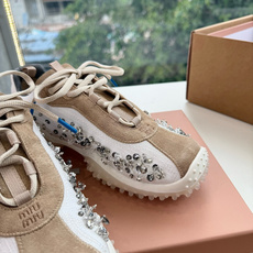 G08Miu Miu 26秋冬系列狠狠戳中鉴赏Miu Miu 2026秋冬系列,不仅种草了众多单品,也被 G08Miu Miu 26秋冬系列狠狠戳中鉴赏Miu Miu 2026秋冬系列,不仅种草了众多单品,也被