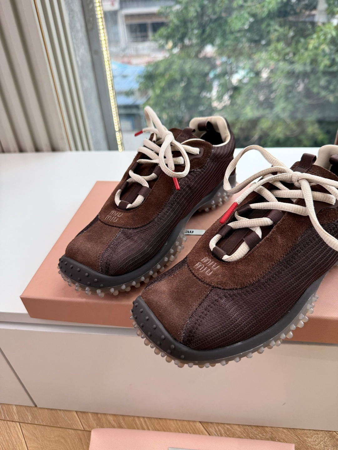 G08Miu Miu 26秋冬系列狠狠戳中鉴赏Miu Miu 2026秋冬系列，不仅种草了众多单品，也被