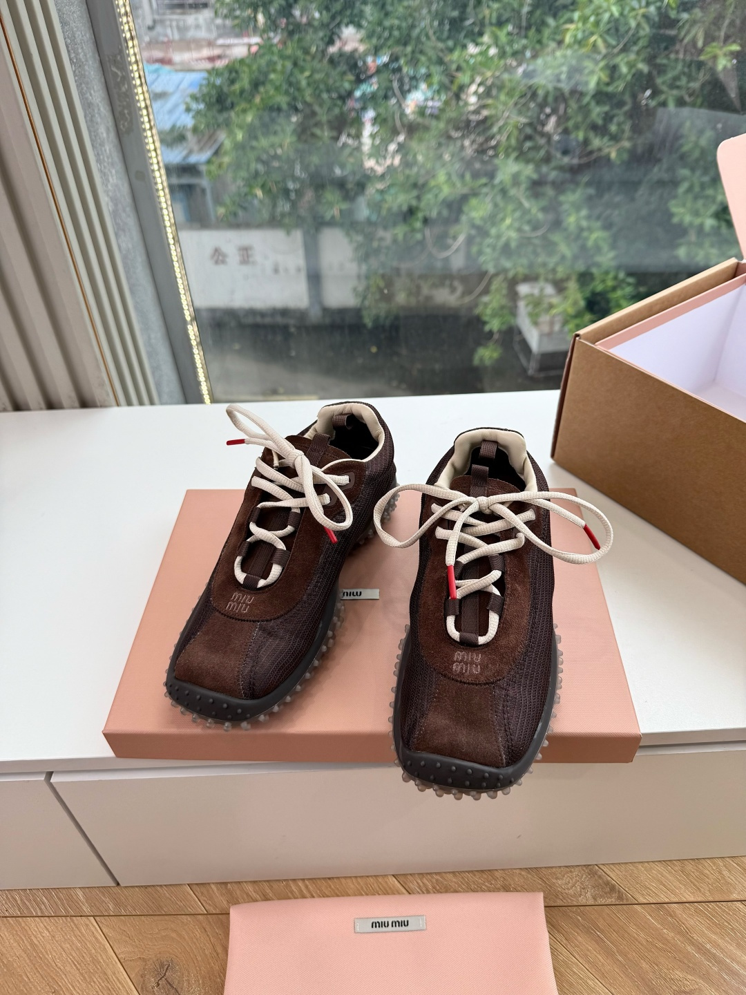 G08Miu Miu 26秋冬系列狠狠戳中鉴赏Miu Miu 2026秋冬系列，不仅种草了众多单品，也被