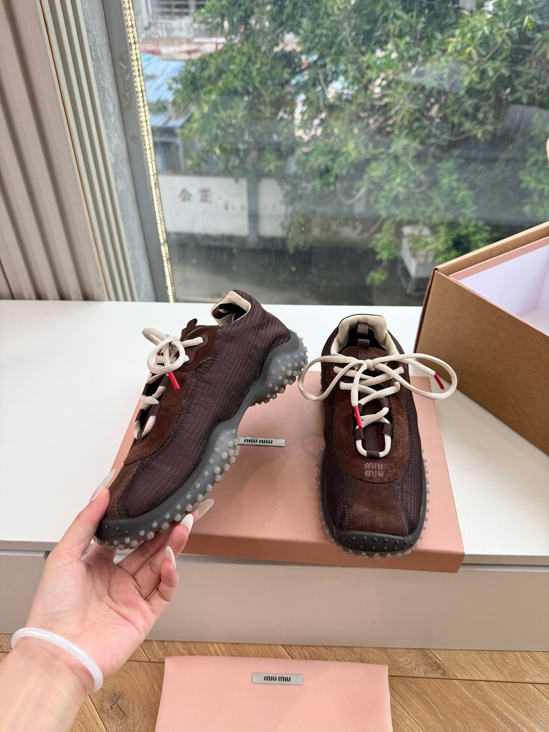 G08Miu Miu 26秋冬系列狠狠戳中鉴赏Miu Miu 2026秋冬系列，不仅种草了众多单品，也被