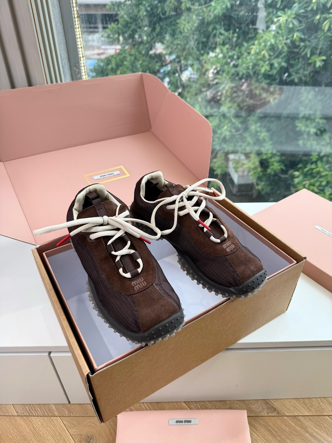 G08Miu Miu 26秋冬系列狠狠戳中鉴赏Miu Miu 2026秋冬系列，不仅种草了众多单品，也被