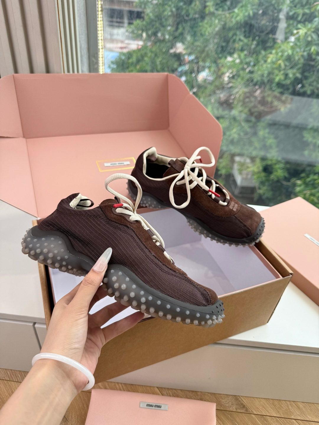 G08Miu Miu 26秋冬系列狠狠戳中鉴赏Miu Miu 2026秋冬系列，不仅种草了众多单品，也被