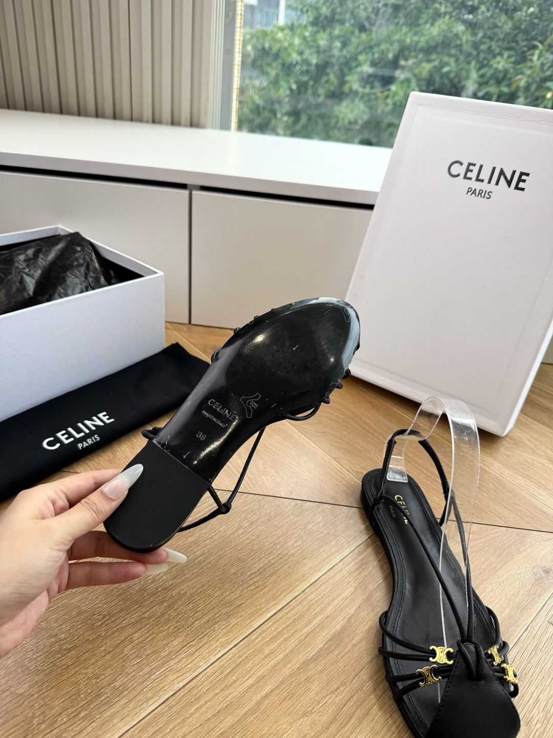 G339顶级品质Celine赛琳· 26ss·CAGE 凯旋门夹脚沙滩罗马平底凉鞋CELINE CAGE