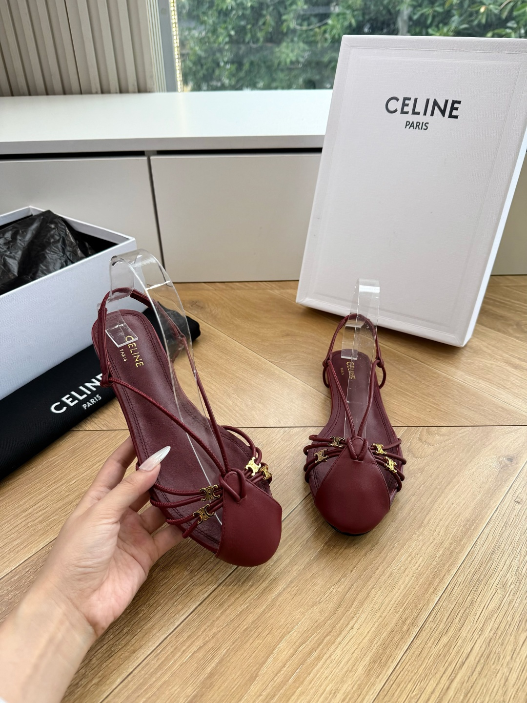 G339顶级品质Celine赛琳· 26ss·CAGE 凯旋门夹脚沙滩罗马平底凉鞋CELINE CAGE