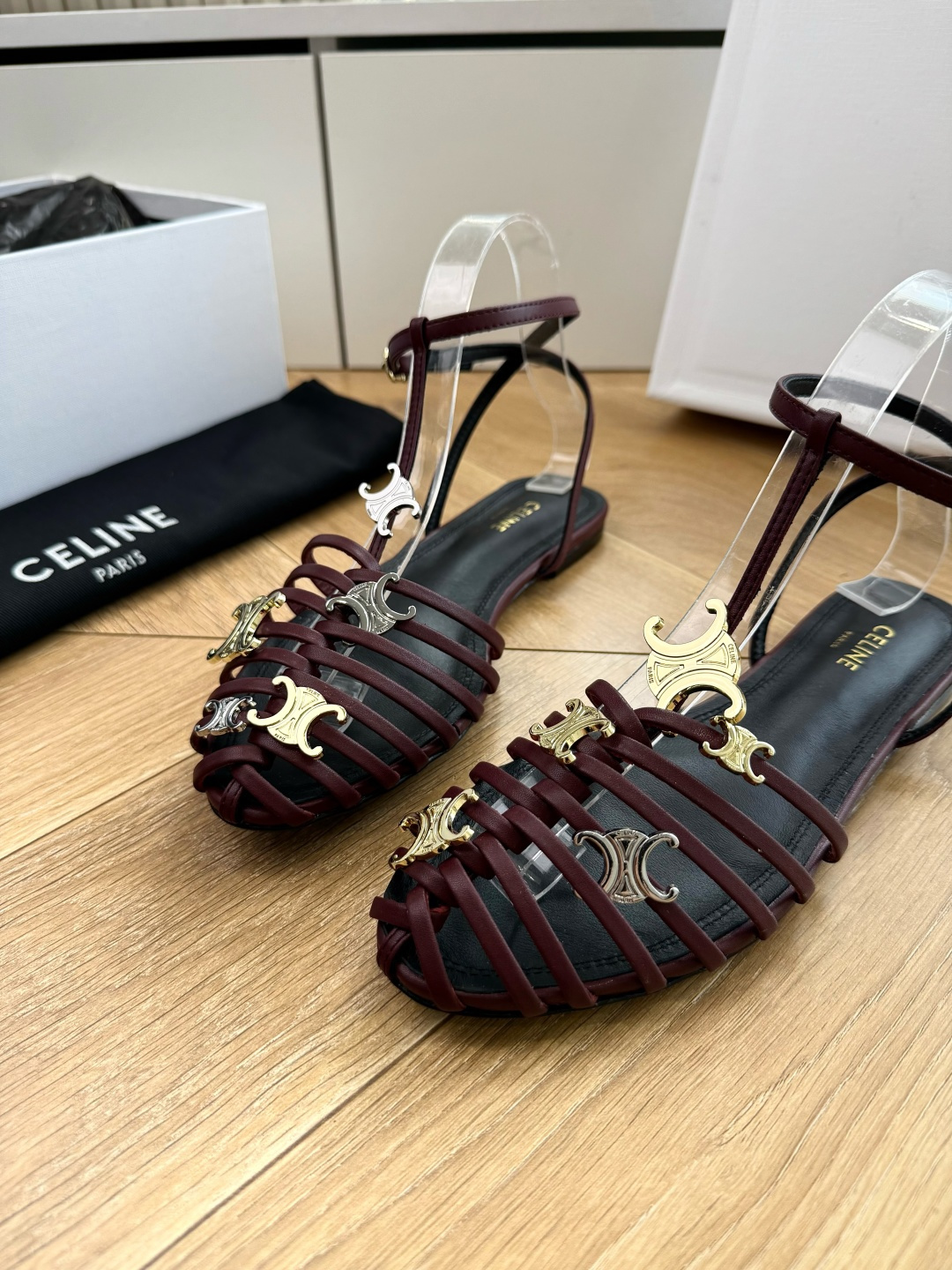 G339顶级品质Celine赛琳· 26ss·CAGE 凯旋门夹脚沙滩罗马平底凉鞋CELINE CAGE